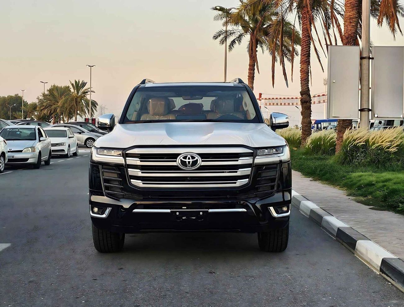 Toyota Land Cruiser VXR / 3.5L Twin Turbo / Full Option (CODE# LC35GXRM)