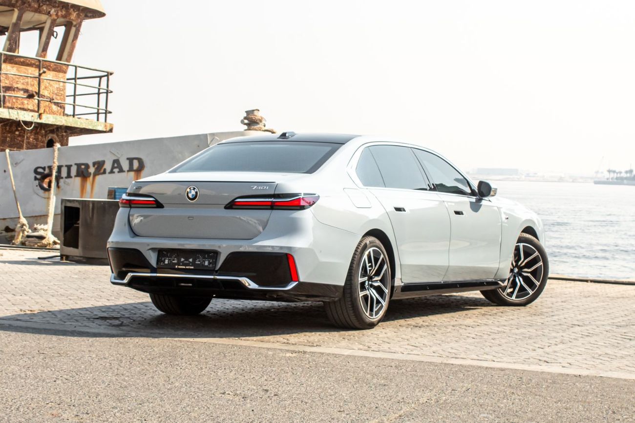 BMW 740Li 740M 2023 FULL OPTION