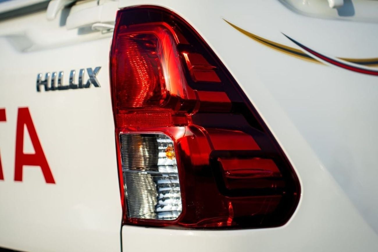 تويوتا هيلوكس 2026 Toyota Hilux 2.4L Turbo Diesel 4WD (6-Speed Manual)