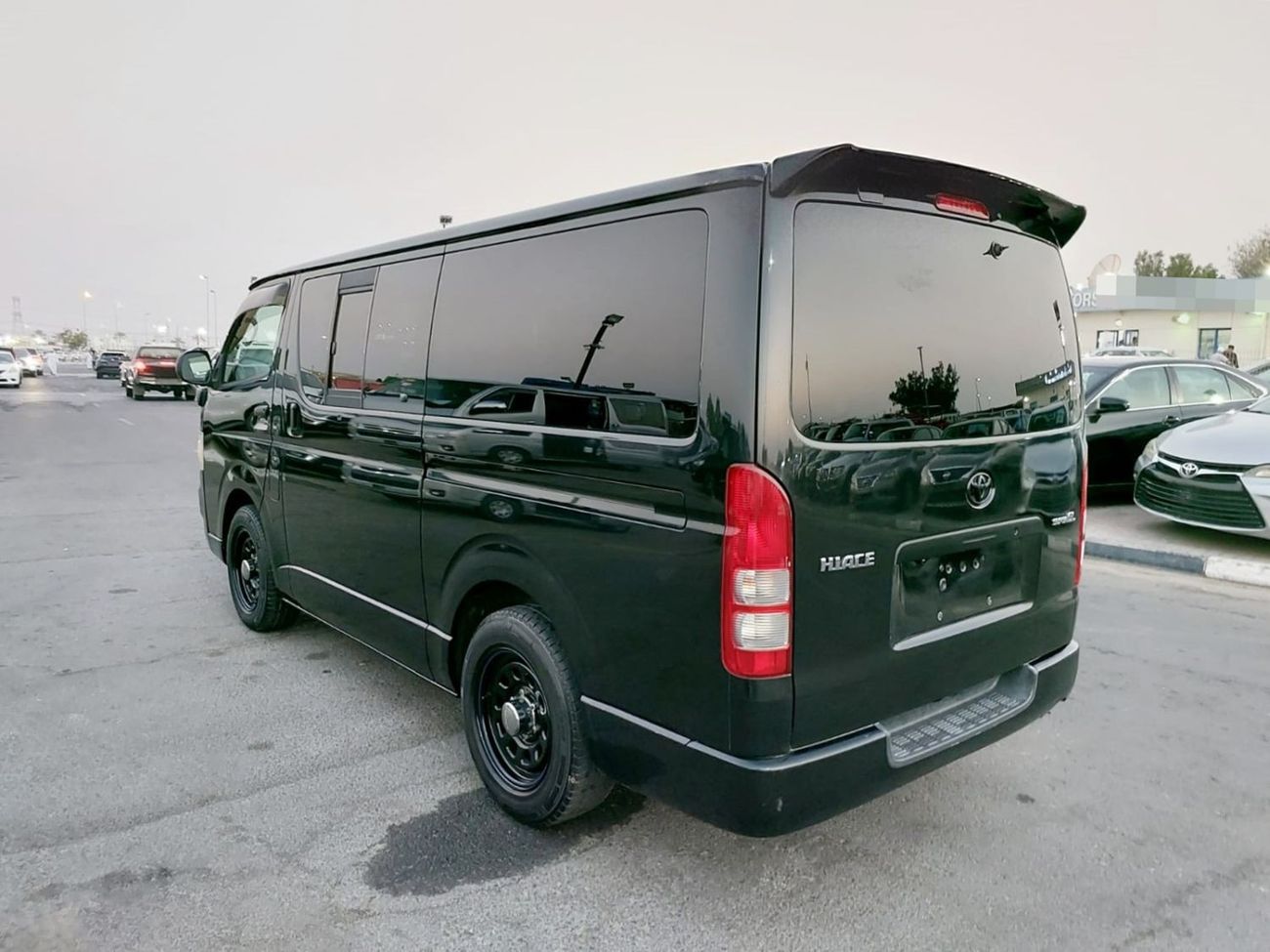 Toyota Hiace TOYOTA HIACE VAN RIGHT HAND DRIVE(PM83099)