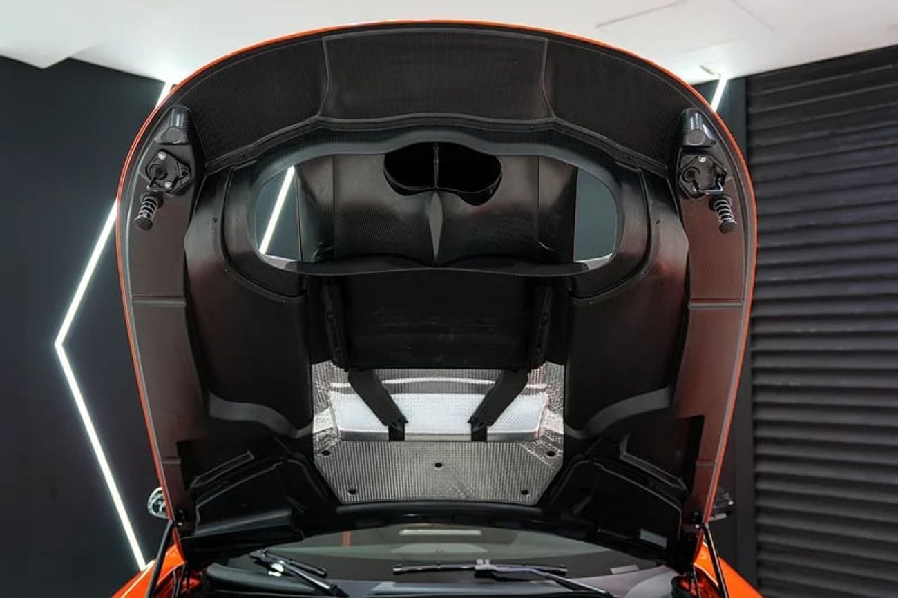 مرسيدس بنز AMG GT Black Series | Full Carbon Fiber Body Kit | GCC Spec!!