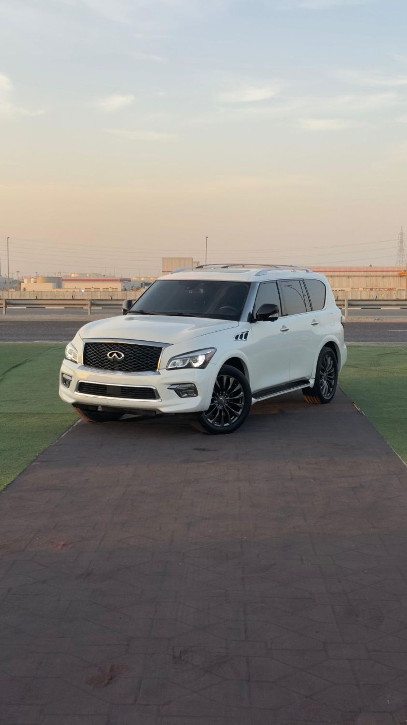 Infiniti QX80