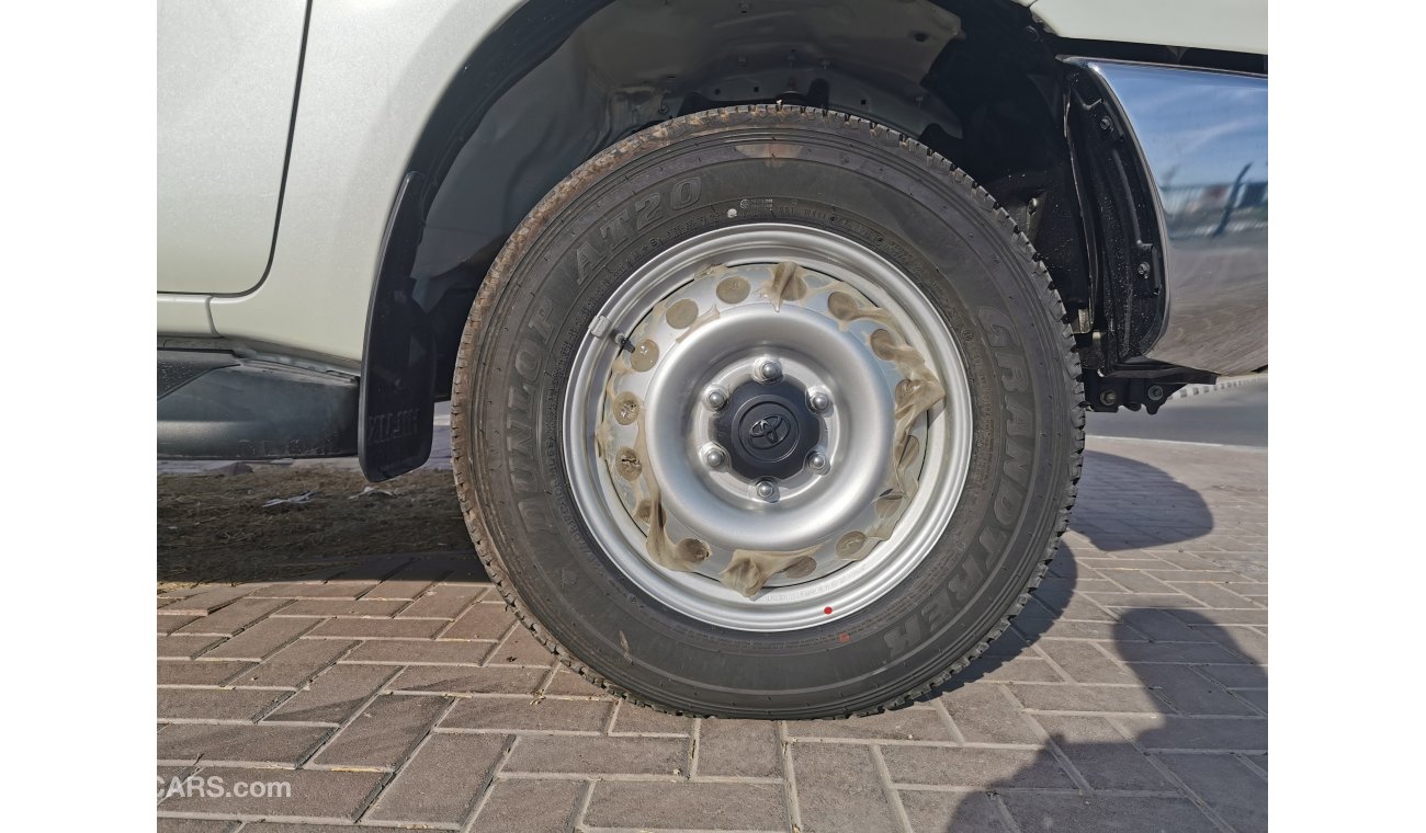 Toyota Hilux 2.7L PETROL, 17" TYRE, ALL WHEEL DRIVE, XENON HEADLIGHTS (CODE # THBS01)