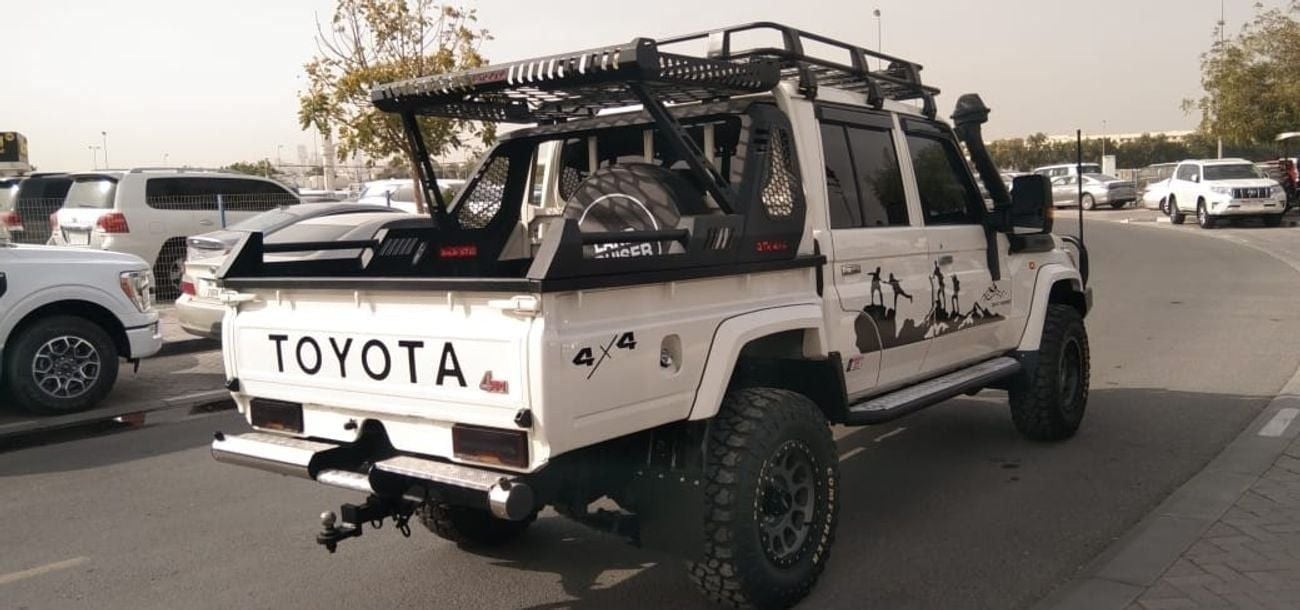 تويوتا لاند كروزر بيك آب RHD DIESEL V8 MANUAL