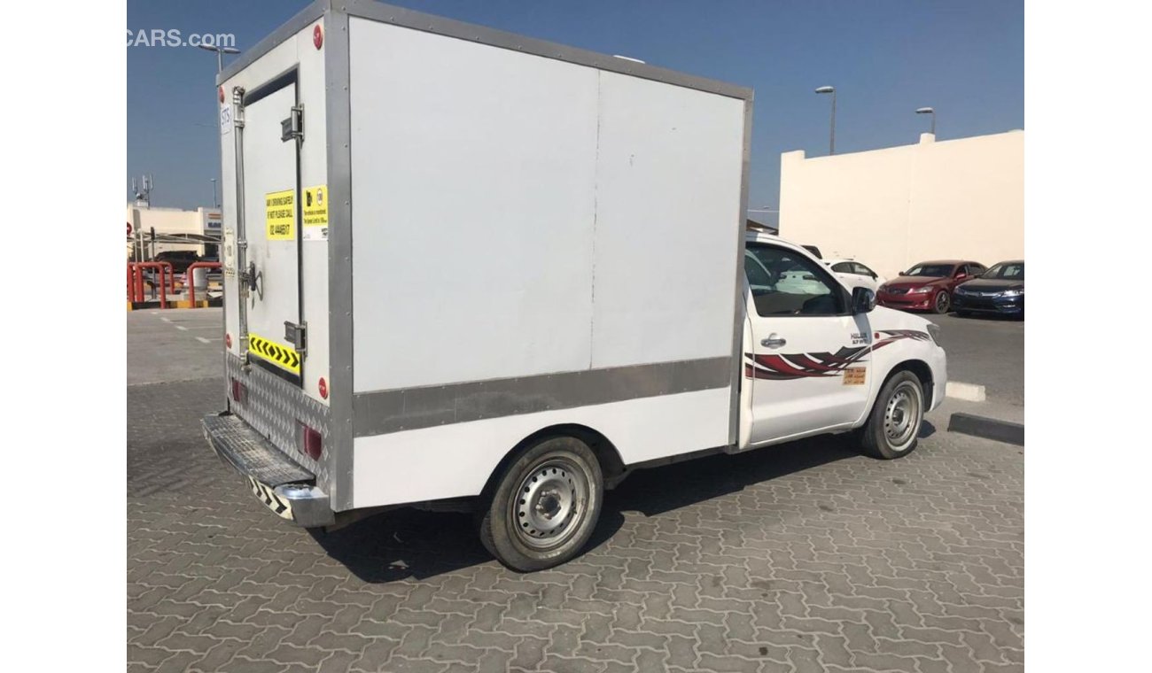 Toyota Hilux Toyota Hilux 2014 chelar gcc for sall