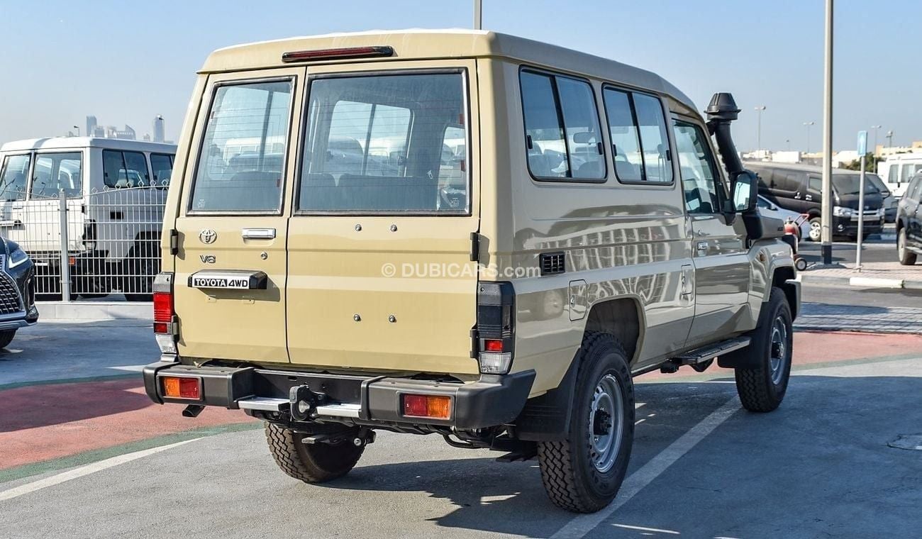 Toyota Land Cruiser 70 LC78 4.2l Diesel - Manual - 13 Seater - Power Window