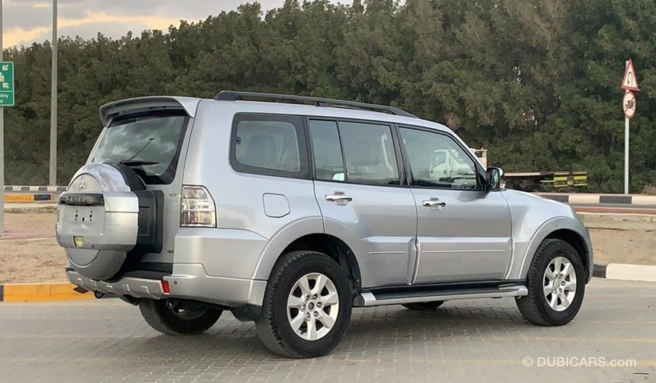 ميتسوبيشي باجيرو 2012 GLS V6 3.5L Full Option Ref#713