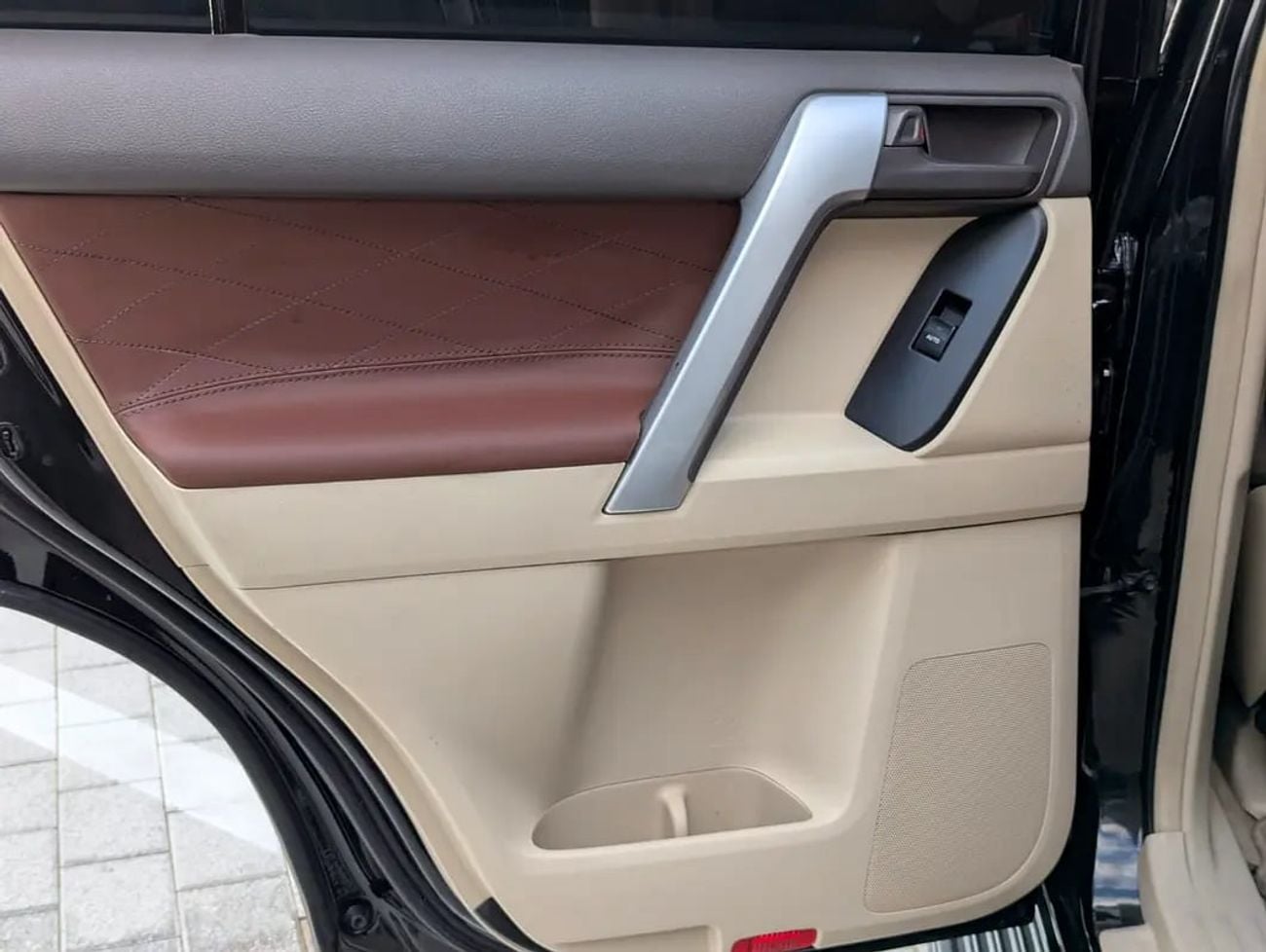 تويوتا برادو V4 2.7L GCC Specs | Automatic | Interior and Exterior Excellent Condition