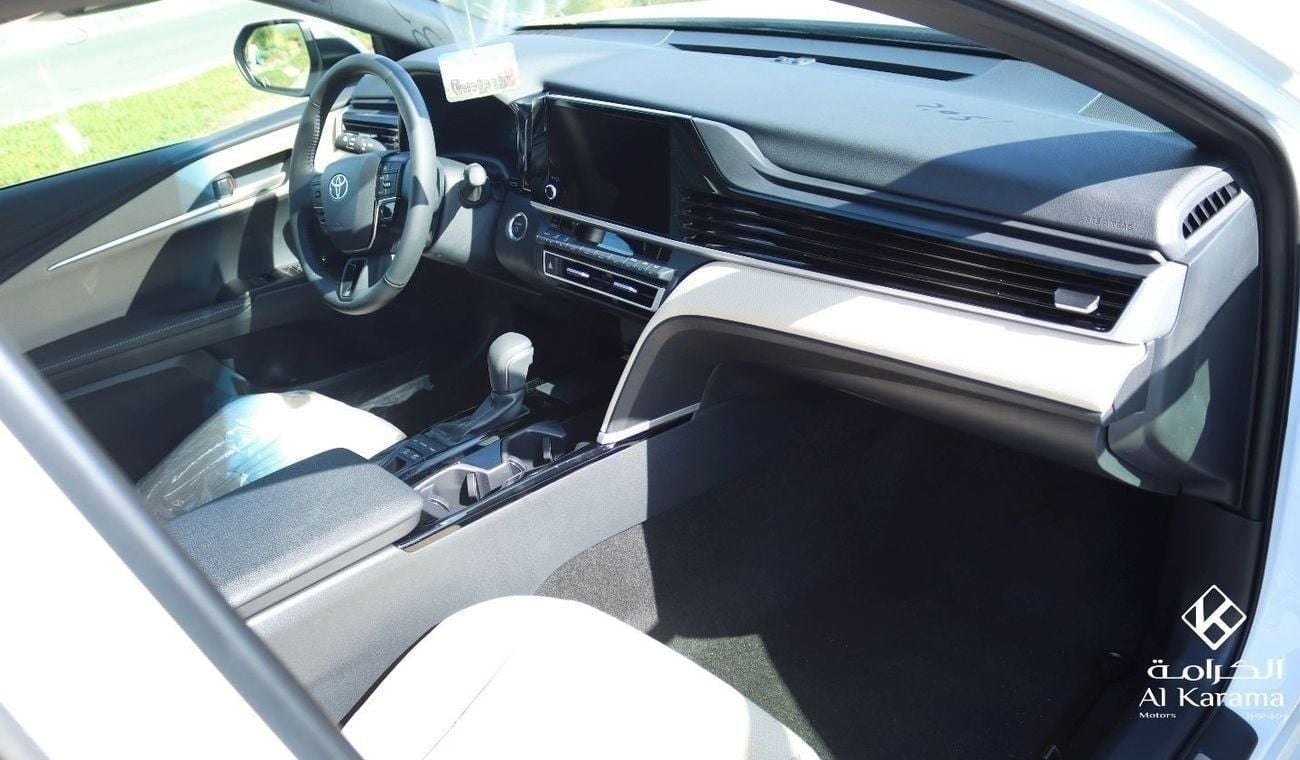 Toyota Camry LE HEV 2.5L Hybrid | Panoramic Roof | Power Seat | Rear Camera | 18" Alloy Wheels | GCC Specs