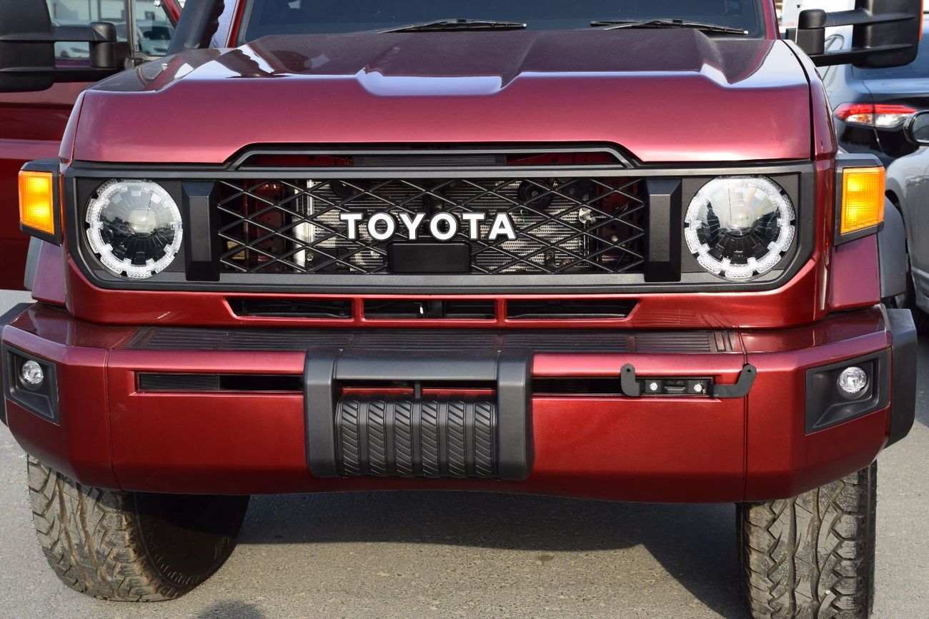 تويوتا لاند كروزر بيك آب 4.5L Diesel V8 Right Hand Drive (Export Only)