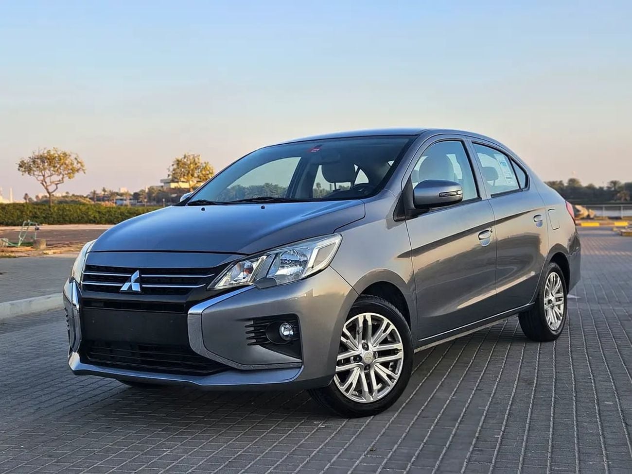 ميتسوبيشي اتراج GLX Medium Line | GCC Specs | Economical Reliable Family Sedan