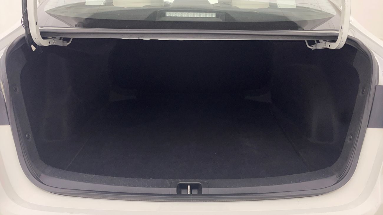 تويوتا كورولا XLI 1.6 | بدون دفعة مقدمة | اختبار القيادة في المنزل