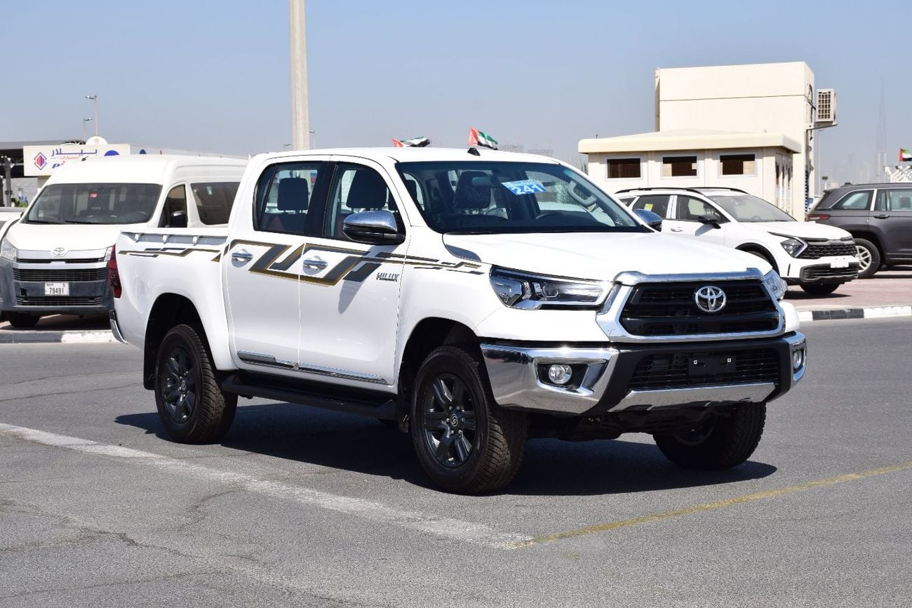 تويوتا هيلوكس 2.7L (4x4) Petrol SR5
