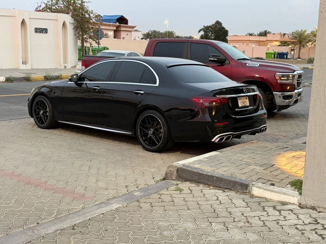 Mercedes Benz E300 Premium 2.0L