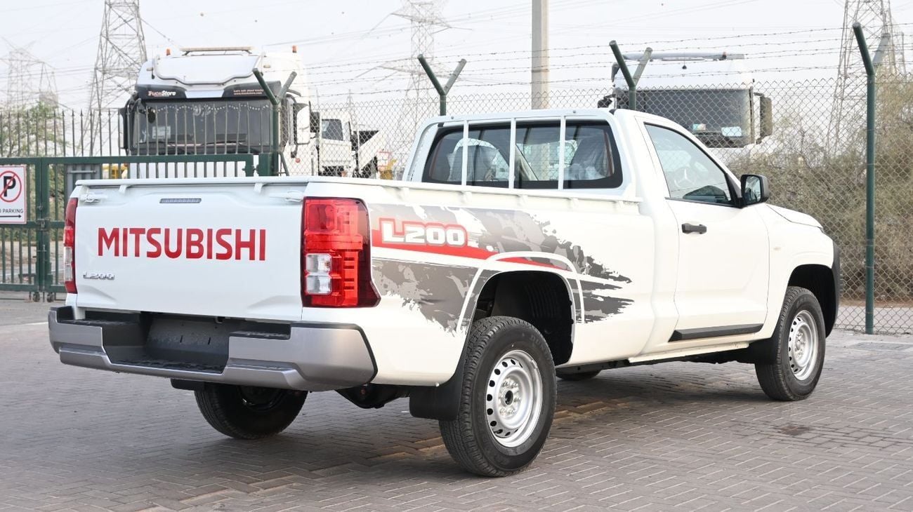 Mitsubishi L200 GL MITSUBISHI L200 2.4L GL SCAB 4WD 5MT DIESEL - (2026 MY