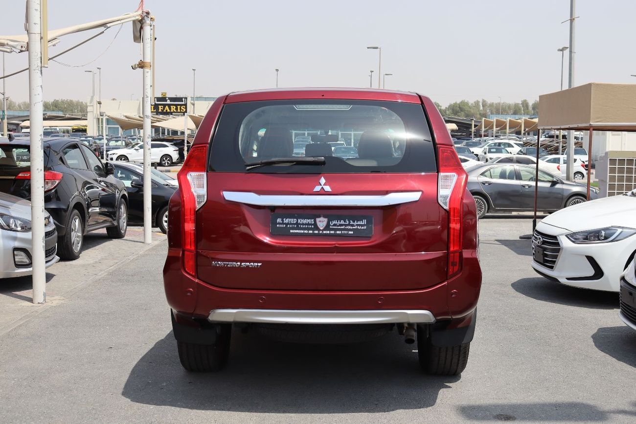 Mitsubishi Montero GLS Top ACCIDENTS FREE - GCC - ORIGINAL PAINT - PERFECT CONDITION INSIDE OUT