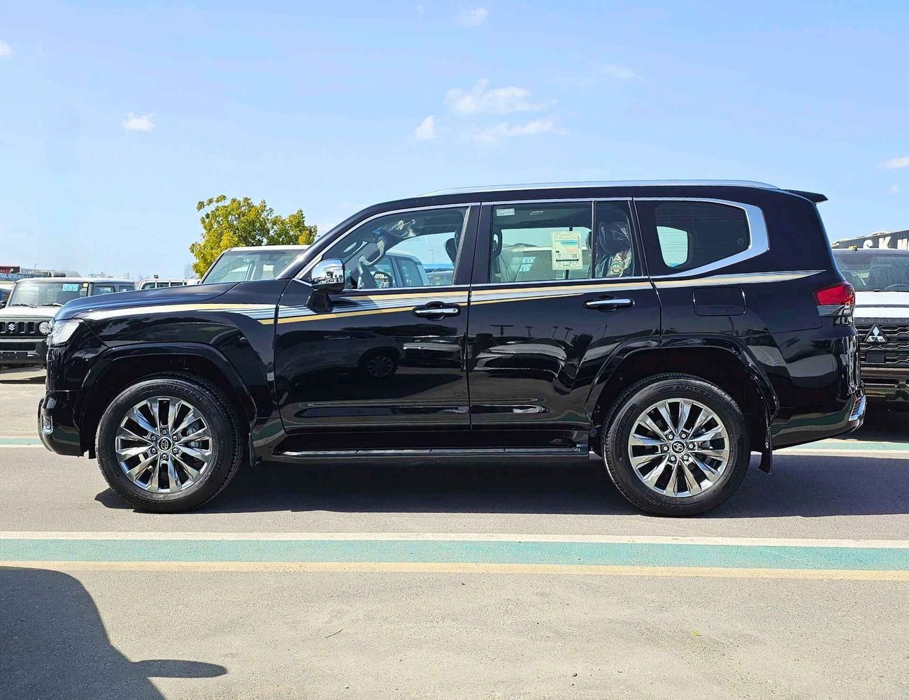 Toyota Land Cruiser LC300 / VXR / 3.5L / 12.3" DVD + 360 CAMERA / RADAR/ SUNROOF/ SPECIAL PROMOION / CODE#LC35VXRB