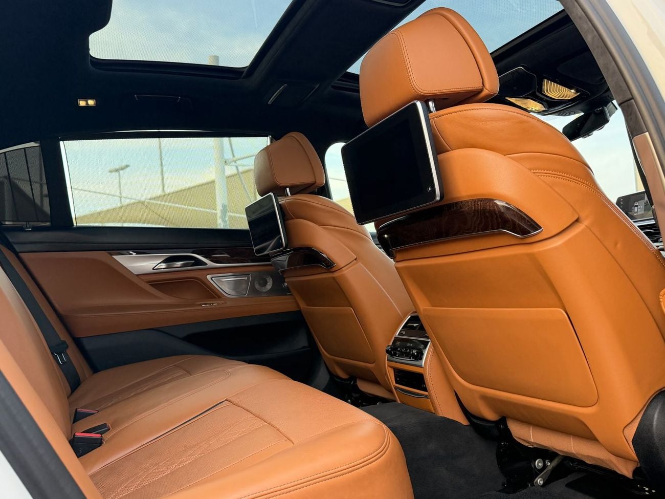 بي أم دبليو 750Li xDrive Executive 4.4L