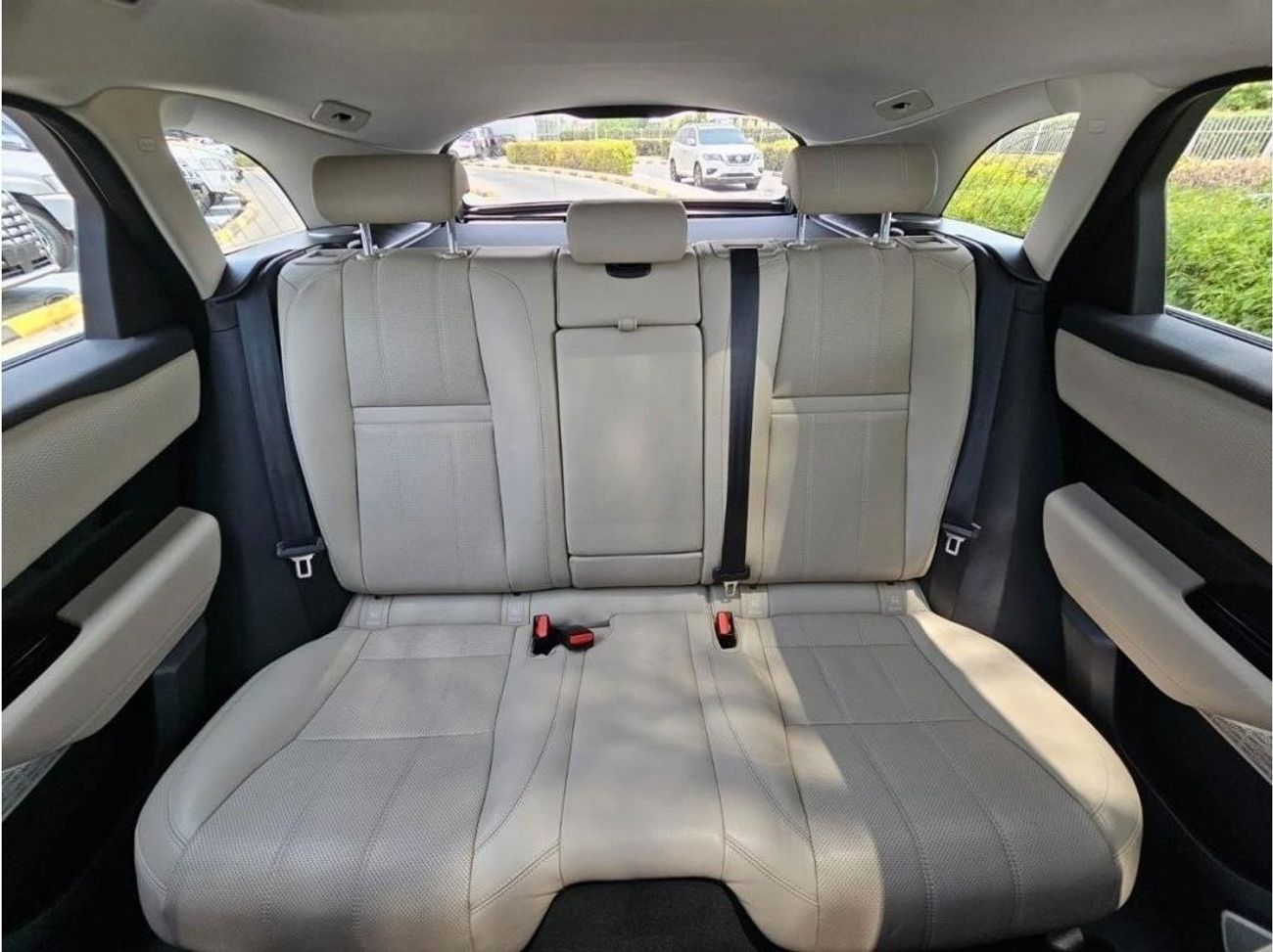 Land Rover Range Rover Velar P250 R-Dynamic S GCC SPEC UNDER WARRANTY