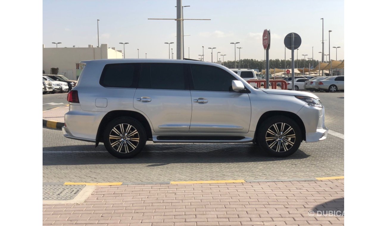 Lexus LX570 Lexus LX570 Modil 2010 GCC Full option good