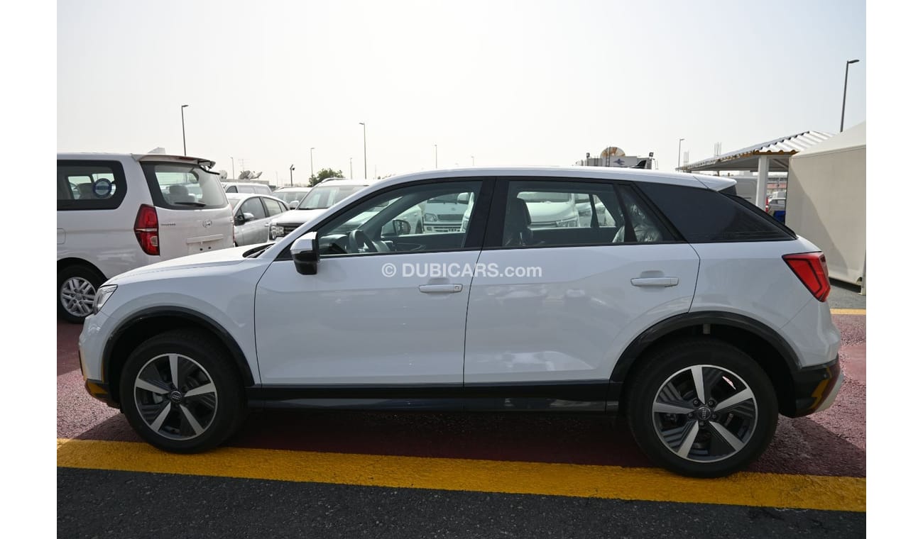 Audi Q2 Audi Q2L 30 e-tron, FWD, SUV, 4 Doors, Electric Engine, Leather seats, Sunroof, Rear Camera, 17 inch