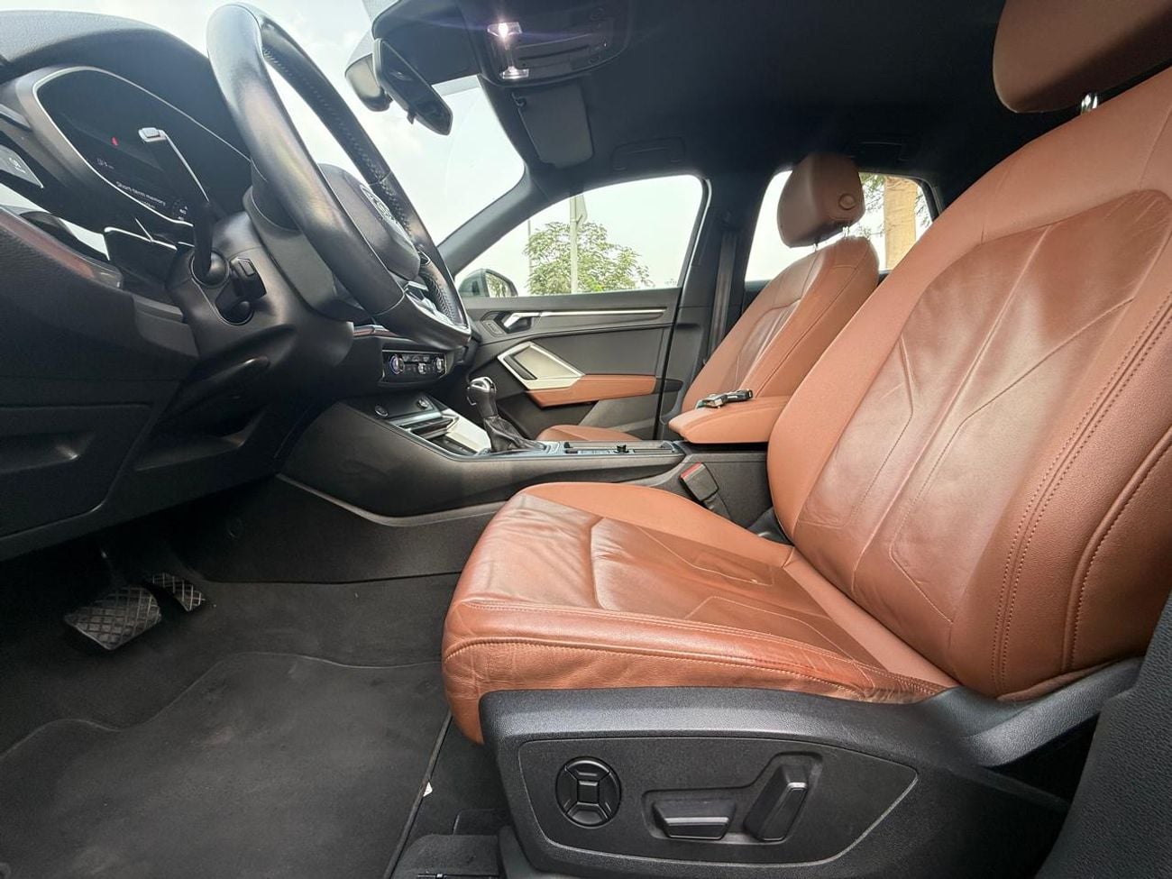 أودي Q3 40 TFSI S Line 2.0L FWD