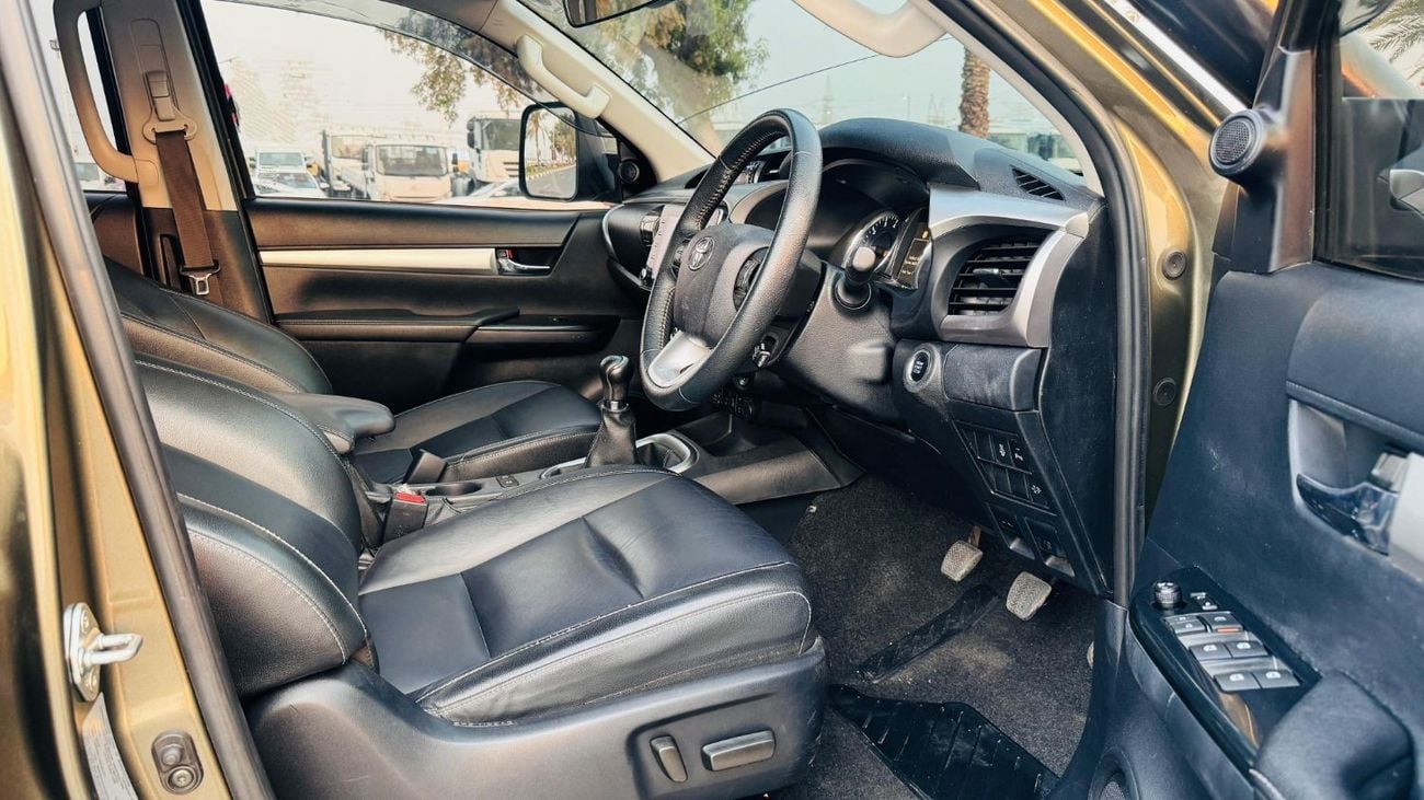 Toyota Hilux FULLY LOADED FOR OFF ROADING | MSA TOWING MIRROR | 2.8L DIESEL | MANUAL | ELECTRIC SEAT | RHD | 2021