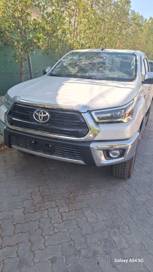 Toyota Hilux TOYOTA HILUX DC 2.4L DIESEL AT