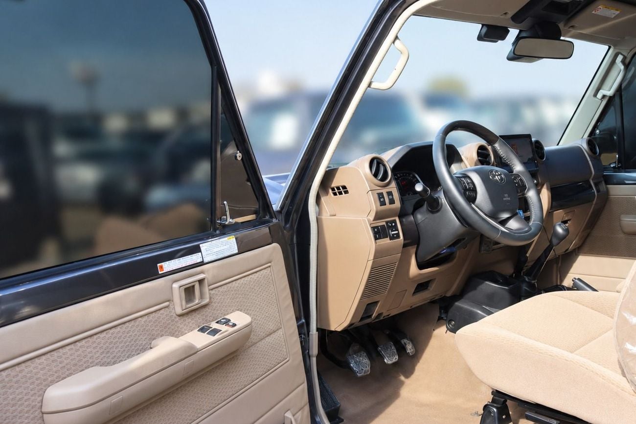 تويوتا لاند كروزر بيك آب LC79 2.8 DIESEL MANUAL بابان