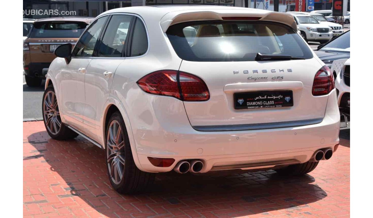 Porsche Cayenne S GTS ket