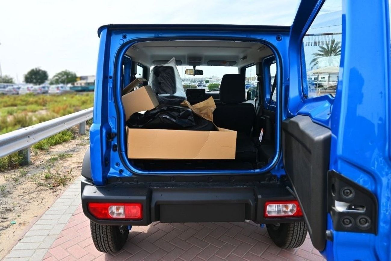 سوزوكي جيمني سوزوكي جيمني موديل 2024 بنزين 1.5 لتر ناقل الحركة يدوي أزرق من الخارج أسود من الداخل