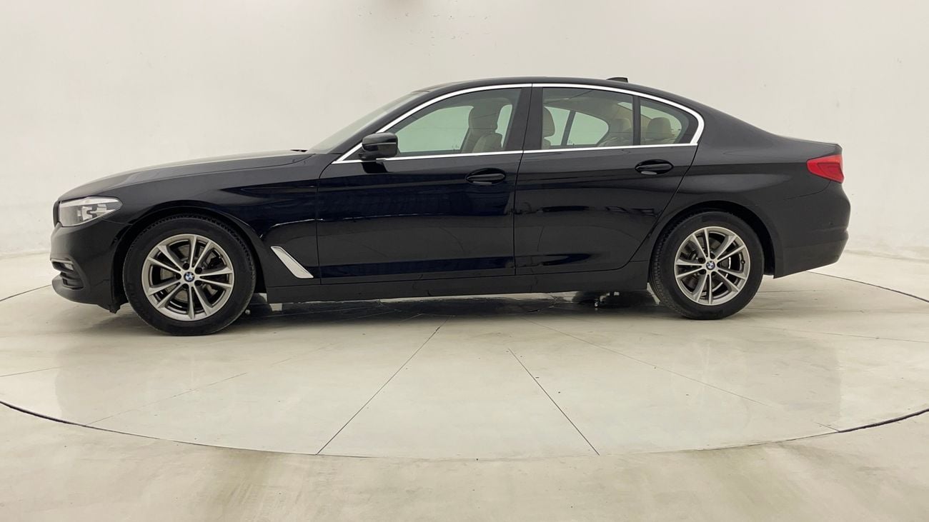 BMW 520i EXCLUSIVE 2 | Zero Down Payment | Home Test Drive