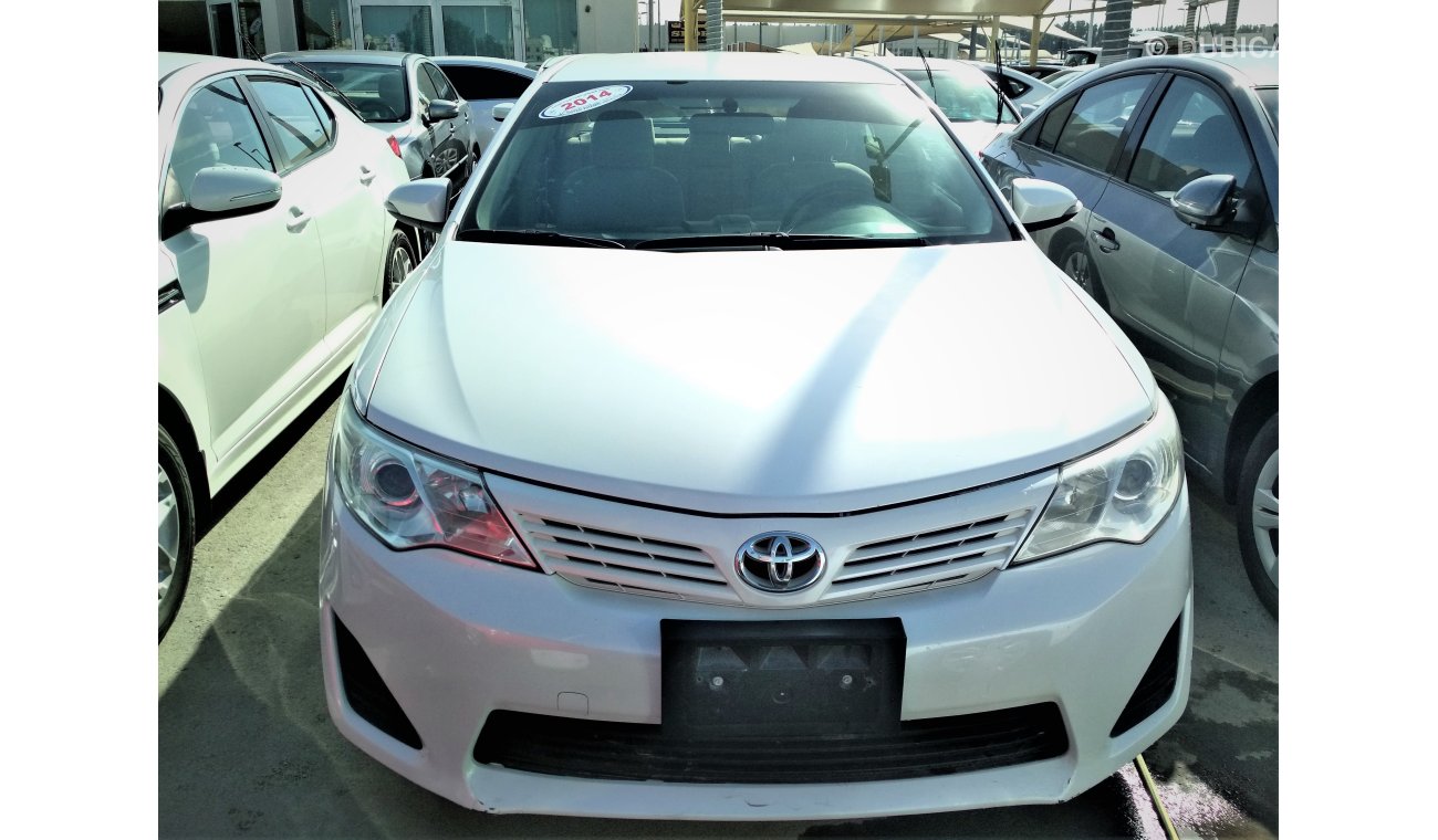 Toyota Camry 2015 WHITE GCC NO ACCIDENT PERFECT