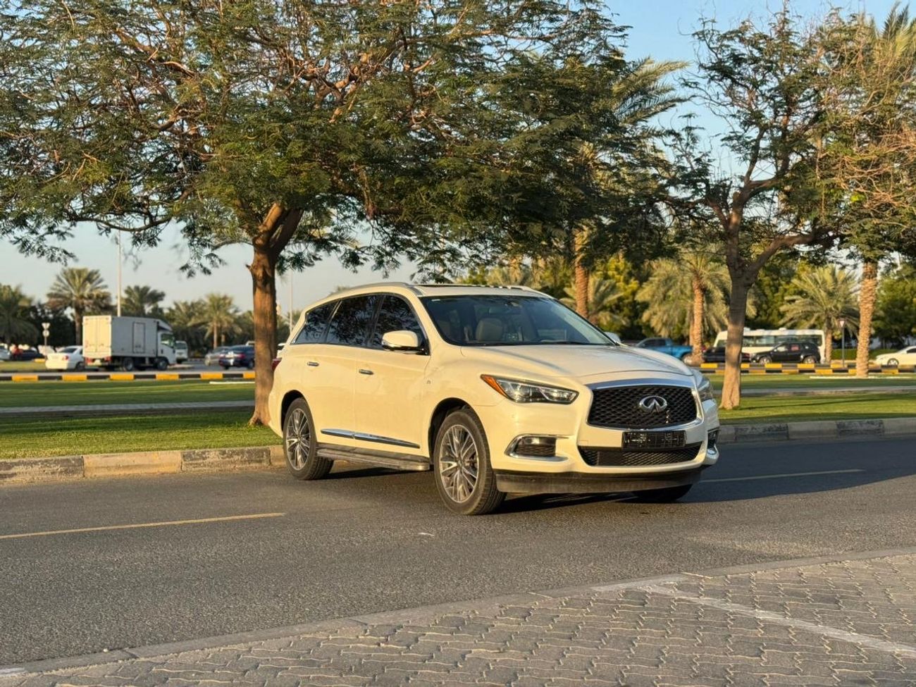 إنفينيتي QX60 Premium 3.5L
