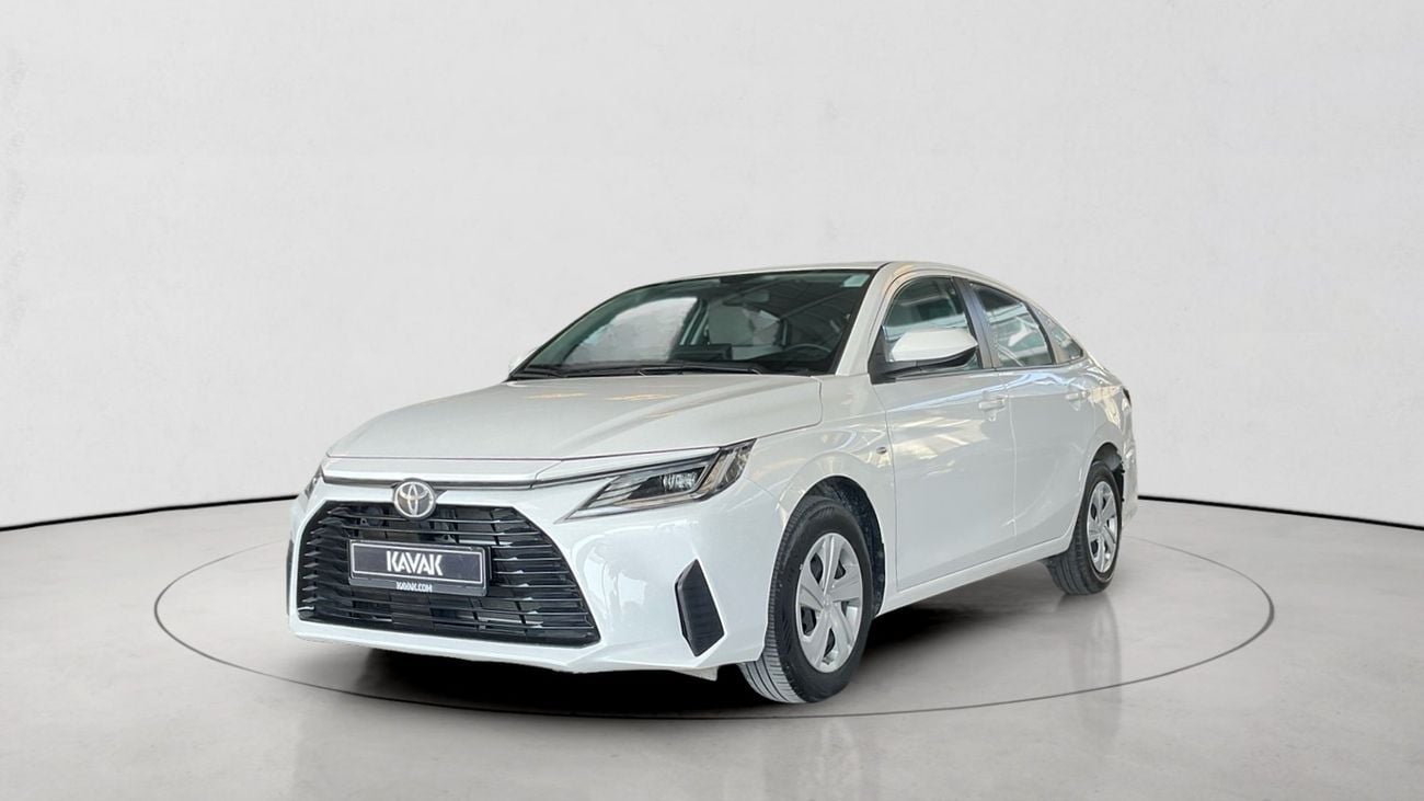 Toyota Yaris E — фото 1