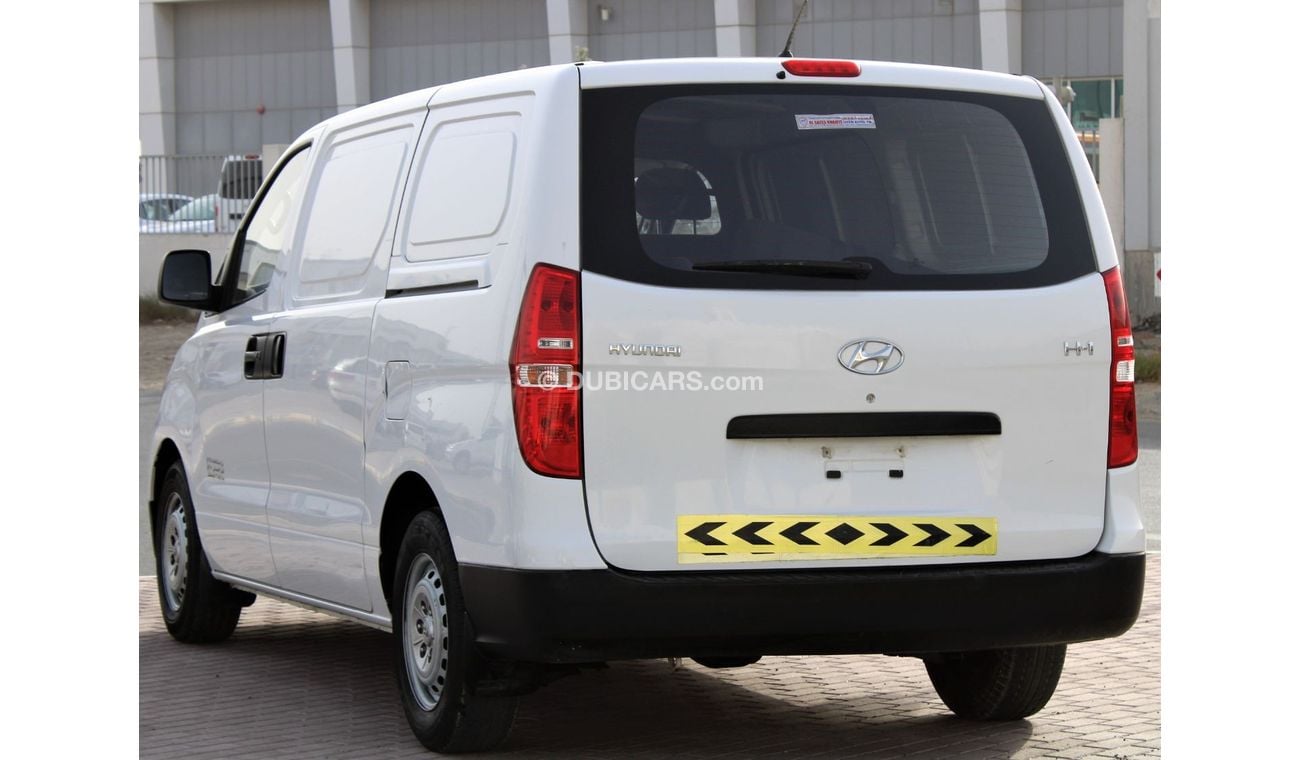 Hyundai H-1 Hyundai H1 2017, GCC van, in excellent condition, without accidents, very clean from inside and outs