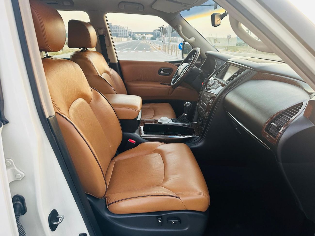 نيسان باترول LE Platinum City 5.6L