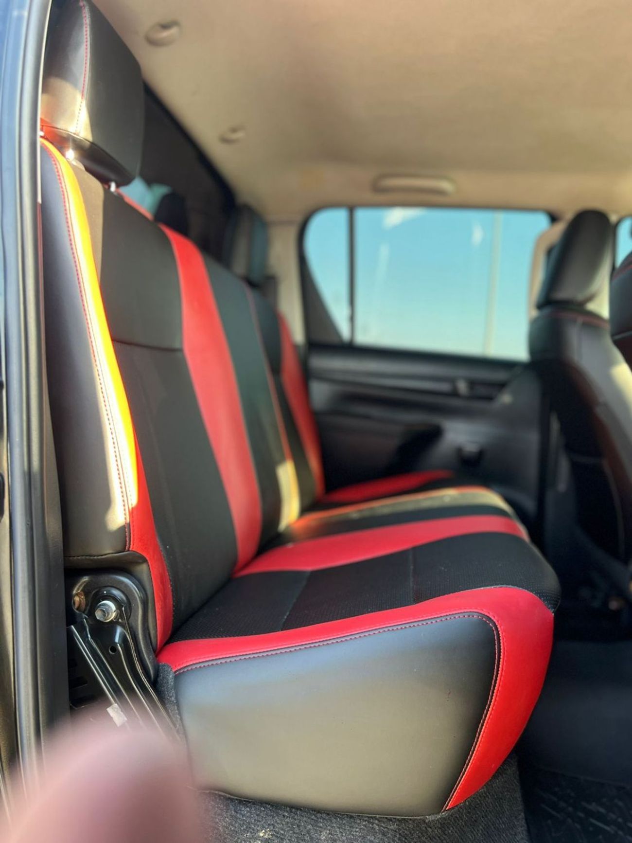 تويوتا هيلوكس GLS 2019 Toyota Hilux Modified - 2.7L V4 GCC- AWD 4x4- Rear Camera - Push start - Patrol -