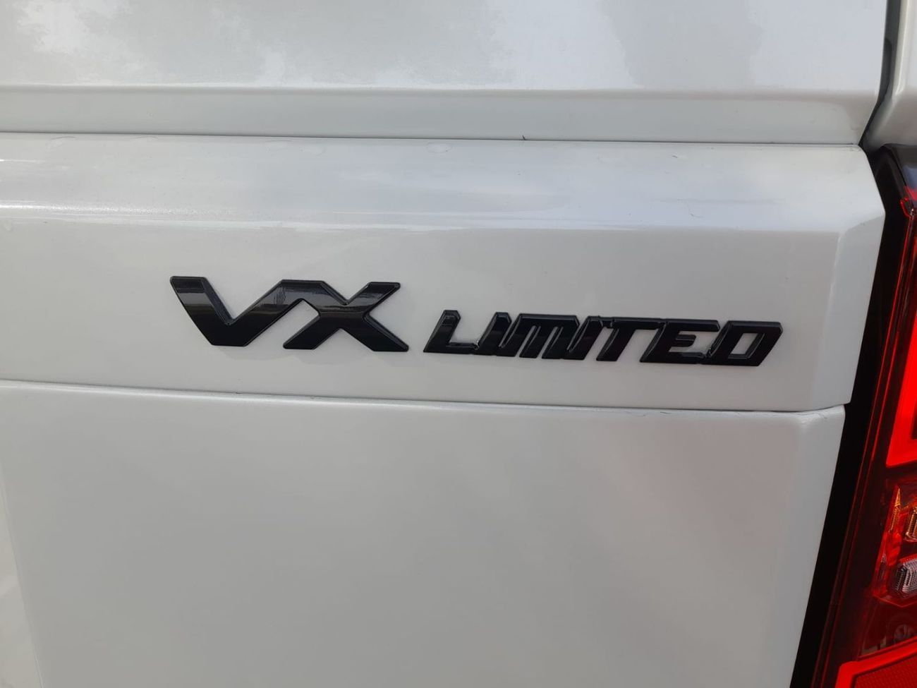 Toyota Prado Kakadu same RIGHT-HAND-DRIVE VX LIMITED EDITION PANORAMIC ROOF COOLBOX 7 SEATER