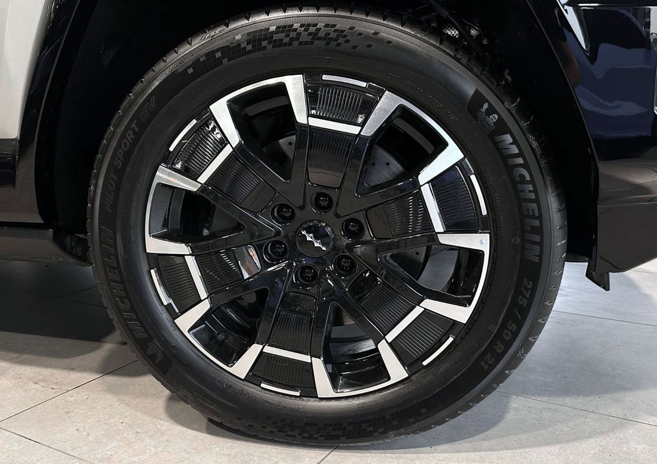 BYD Leopard 8 Smart and Brave Flagship Edition (7 Seats)