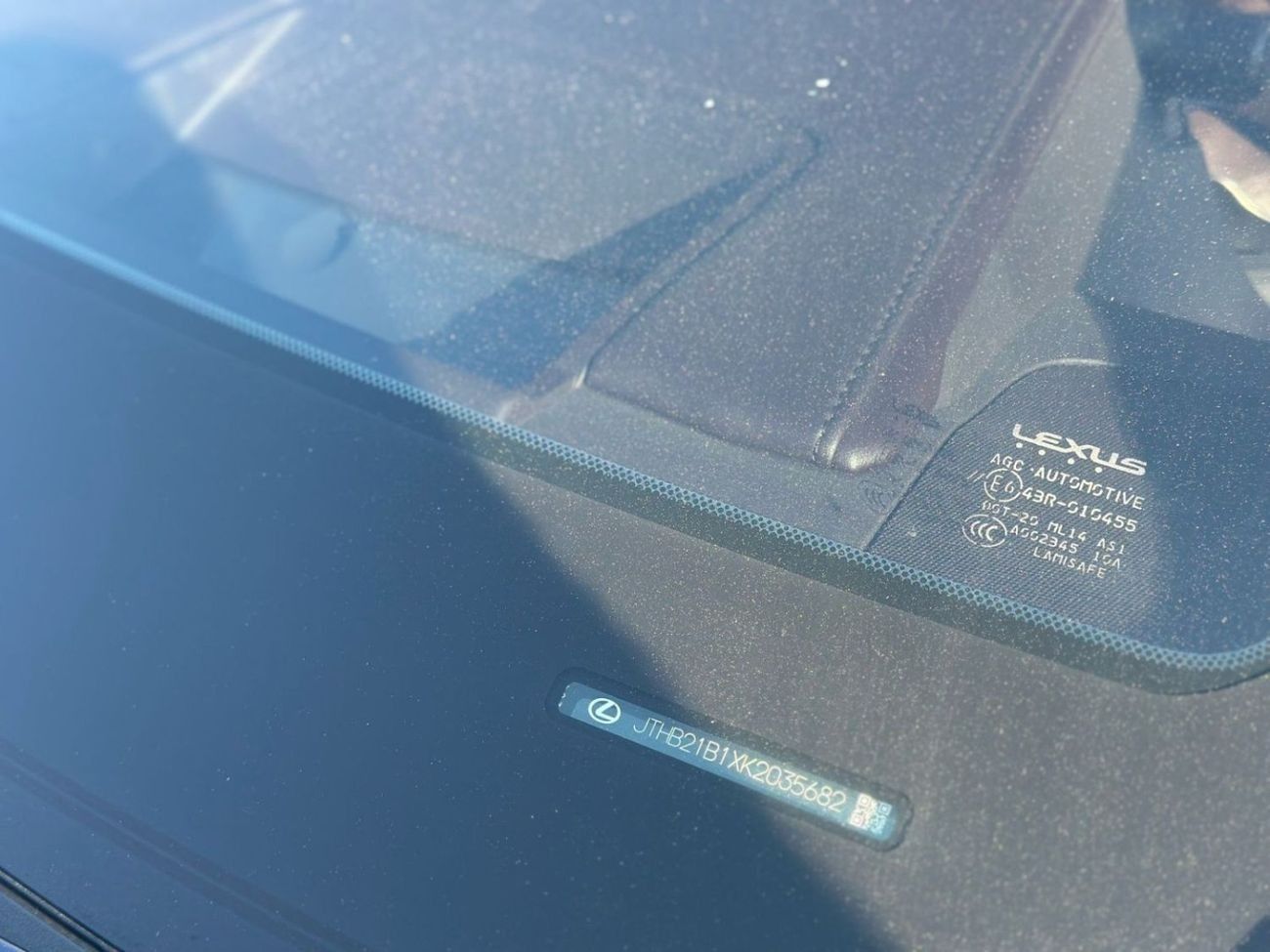 Lexus ES300h Hybrid 2.5L (214 HP)