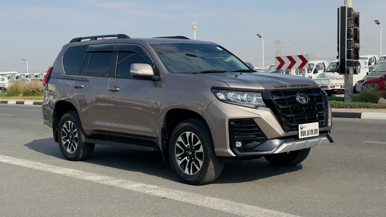 Toyota Prado LIMGENE BODY KIT INSTALLED |2.8L DIESEL| ELECTRIC HEATED SEATS | RHD [QISJ IN DUBAI]