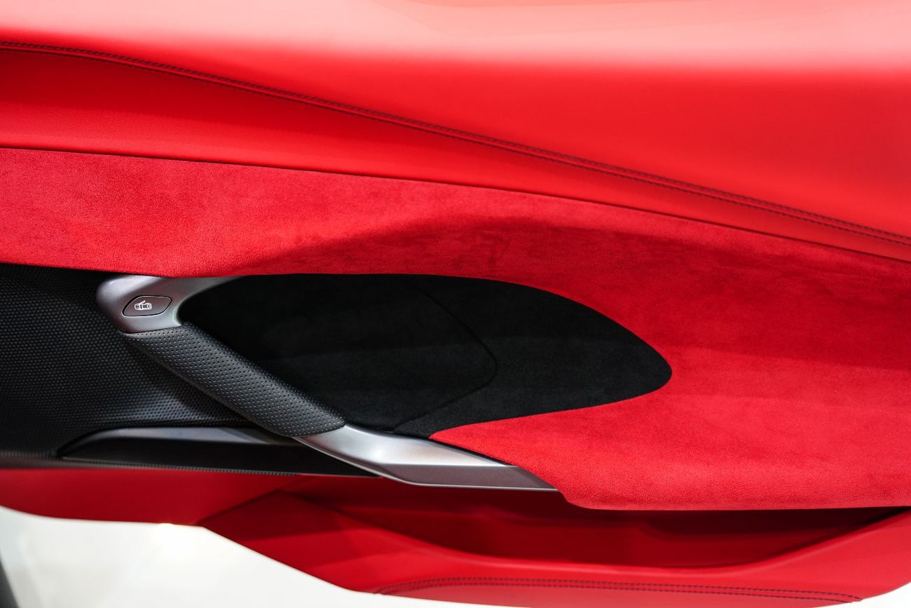 Ferrari 296 GTB 3.0T V6 PHEV Carbon Fiber Interior, Passenger Display, Dealer Warranty + Service!!