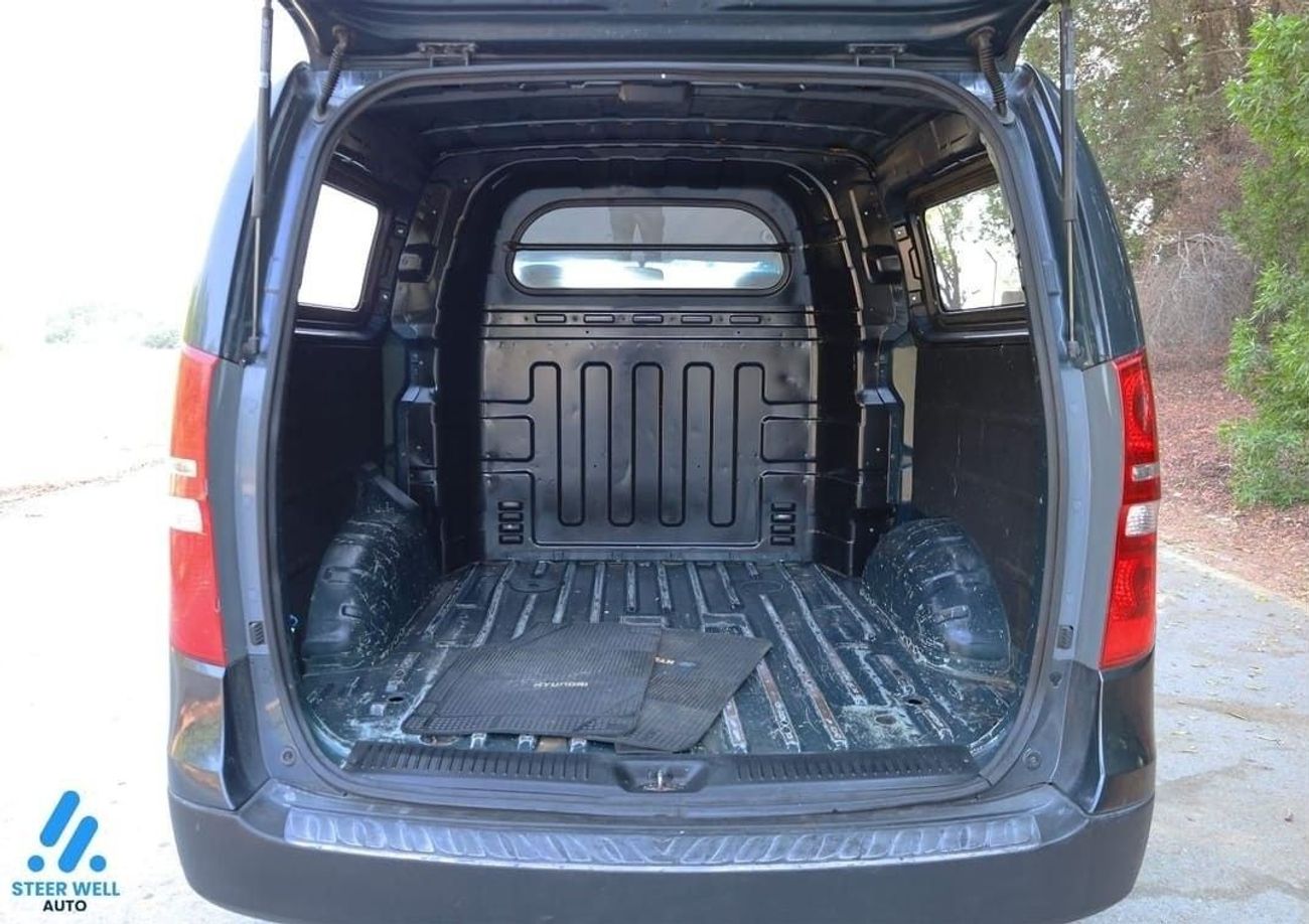 Hyundai H-1 GL Crew Van / Good Condition / Attractive Deals / 2.5L RWD / GCC / Book Now