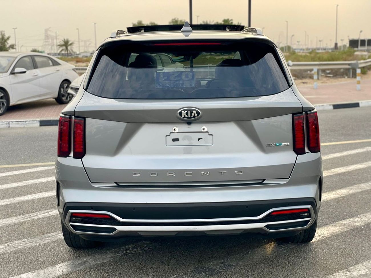 Kia Sorento 2021 Kia Sorento EX 1.6L Turbo V4 Hybrid Fuel Full Optiom Panoramic View - 7 Leather Seats With Rada