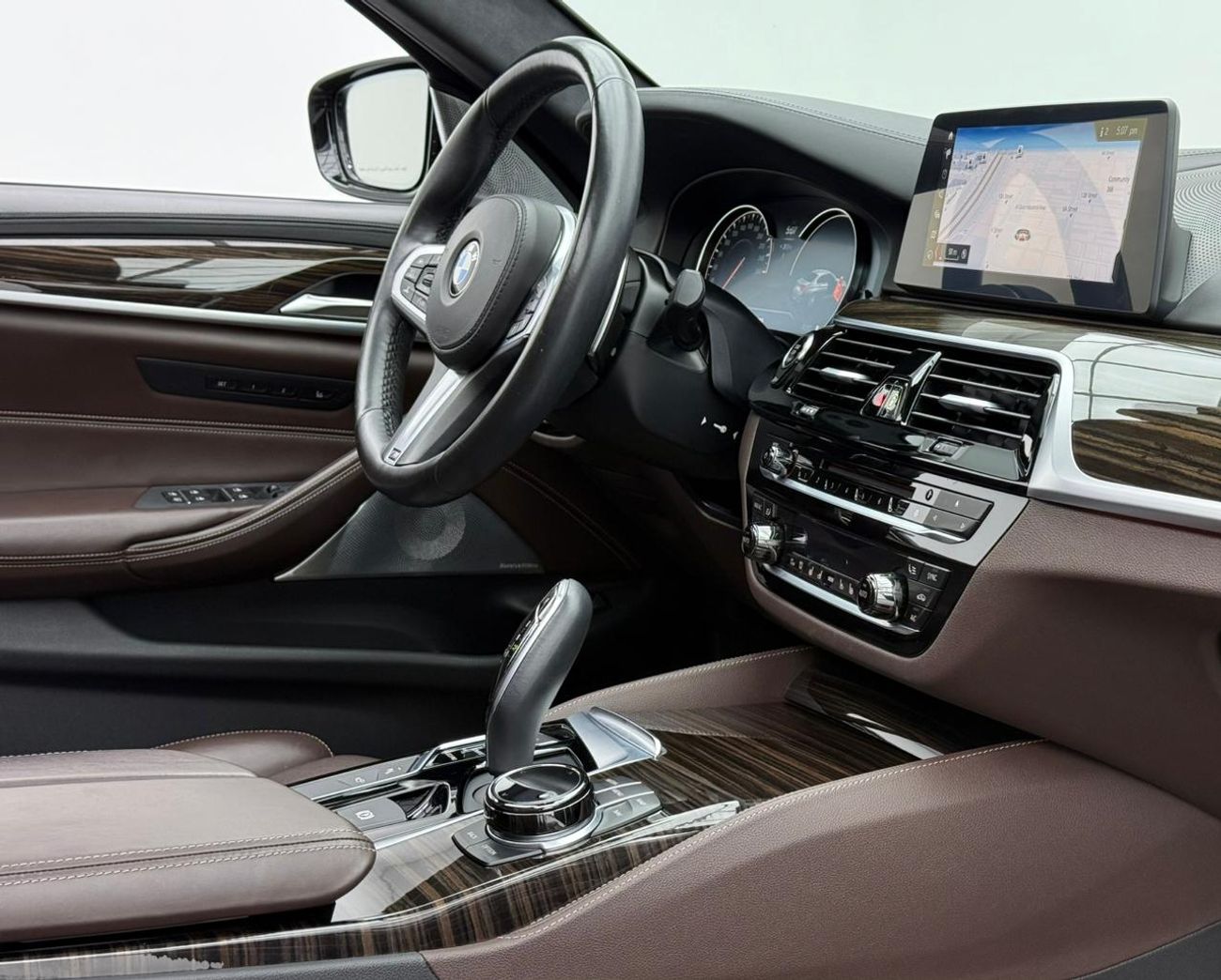 بي أم دبليو 530i 2018 BMW 530i M-Kit Masterclass, 2025 BMW Warranty + Service Pack, Full BMW Service History, GCC