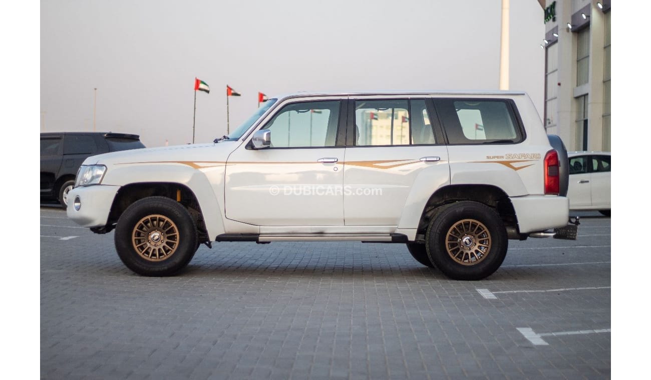 Nissan Patrol NISSAN PATROL SAFARI 2008 GCC Price 40000 aed Traveld Distance 228000 km GCC Specefecation Full Opti