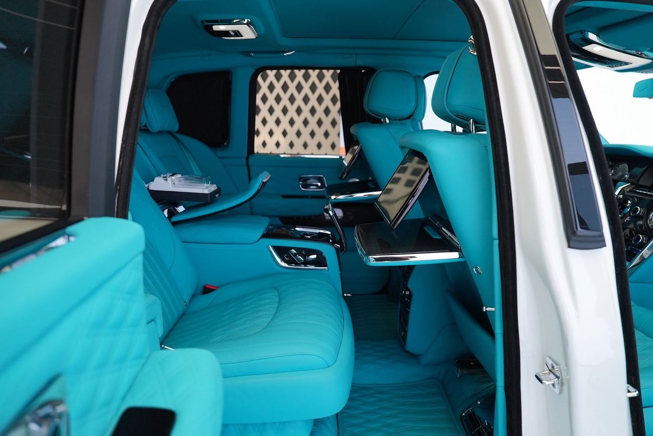 Rolls-Royce Cullinan Rolls Royce Cullinan Mansory