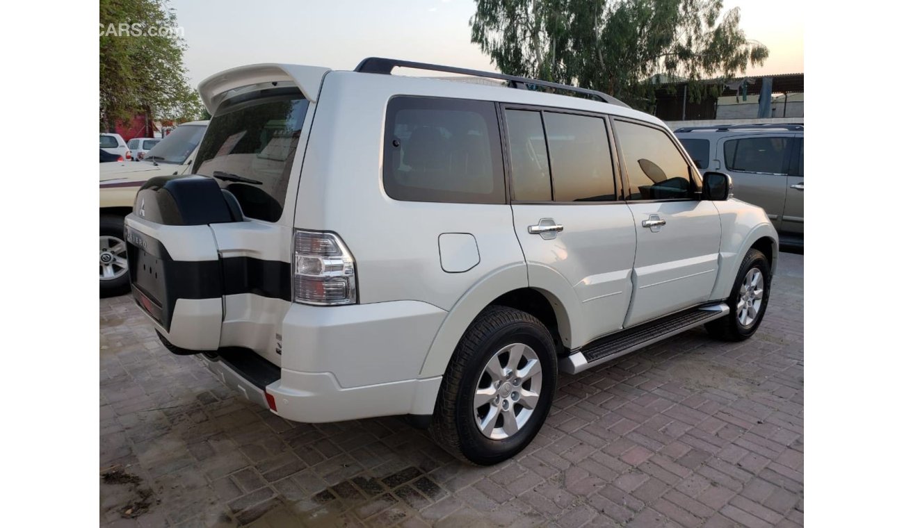 Mitsubishi Pajero Full option clean car Top of the Range