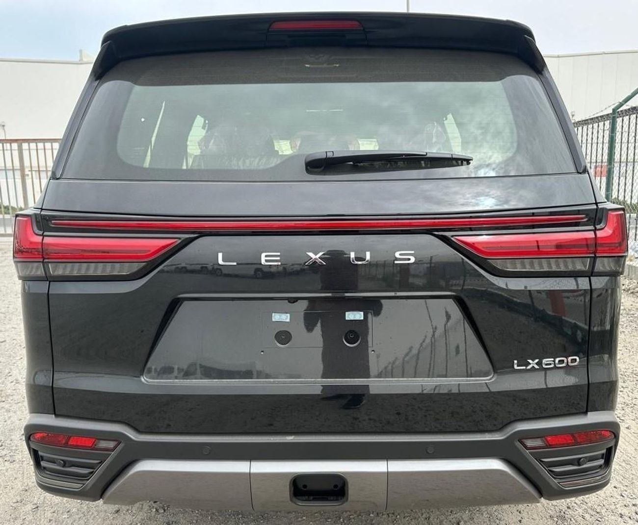 لكزس LX 600 2025 Lexus LX600 Overtrail Off-Road (7-Seater) 3.5L V6 Twin-Turbo Petrol A/T 4WD Export Only